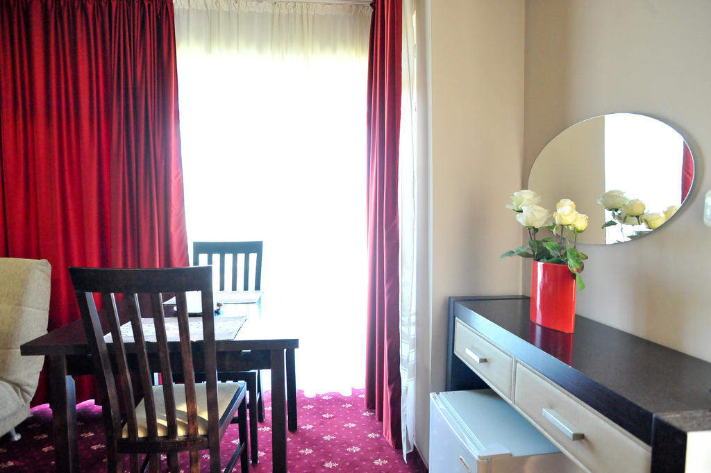 Pensiunea Novis ยาช ภายนอก รูปภาพ